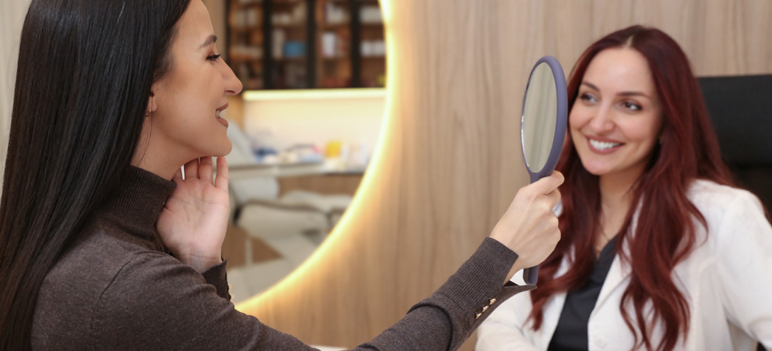 Д-р Сара Прля с пациенткой
