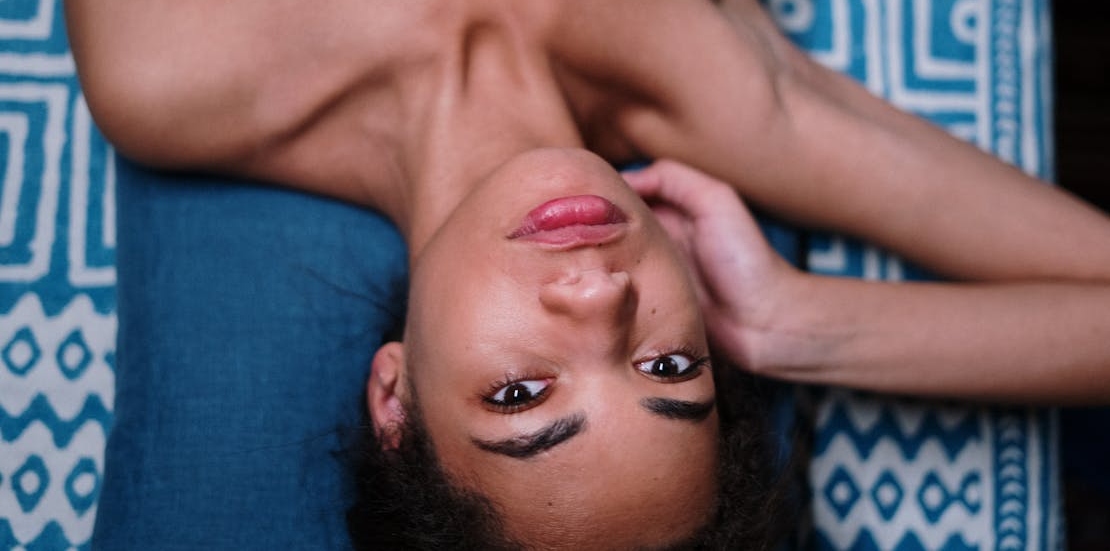 zena sa cistim licem 