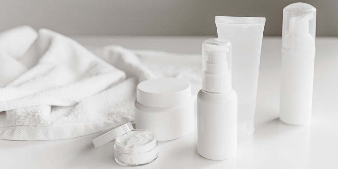 Preparati za negu kože koji podržavaju podmlađivanje kože nakon 50. godine