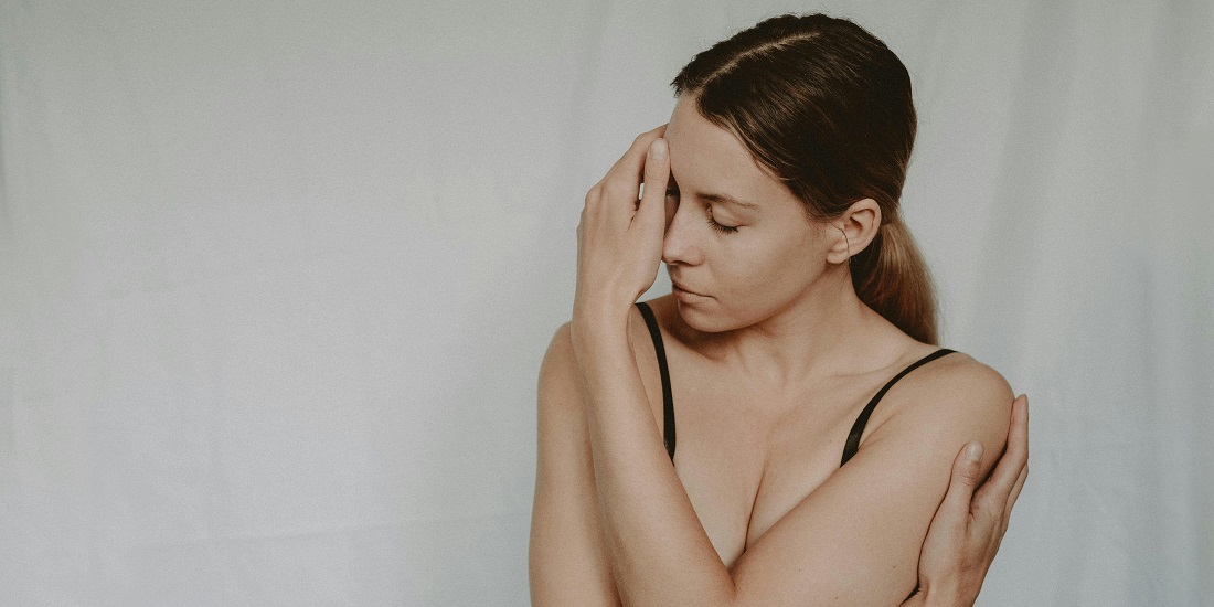 žena umornog izgleda