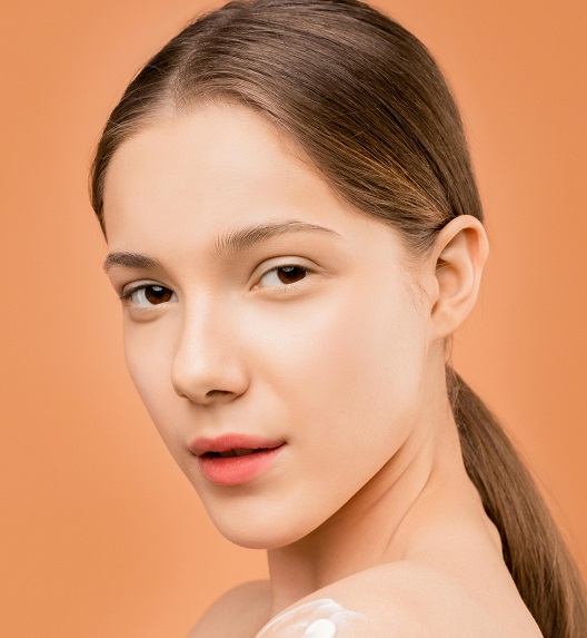 devojka sa zdravom kožom